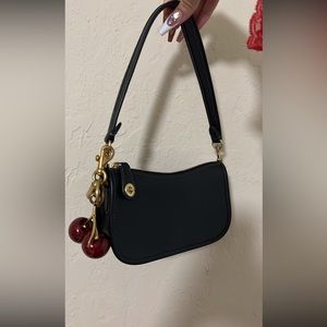 SOLD ✅ Brand new coach swinger shoulder bag. Black leather with gold / bronze